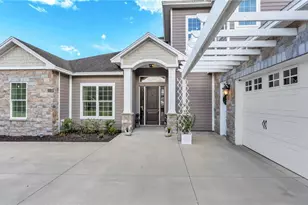 1539 Hollingsworth Creek Ct, Lakeland, FL 33803 - Photo 2