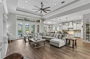 1539 Hollingsworth Creek Ct, Lakeland, FL 33803 - Photo 4