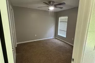 1011 Fox Lake Dr, Lakeland, FL 33809 - Photo 14
