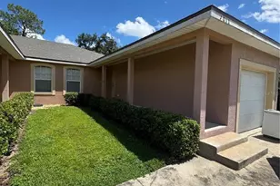 1011 Fox Lake Dr, Lakeland, FL 33809 - Photo 1
