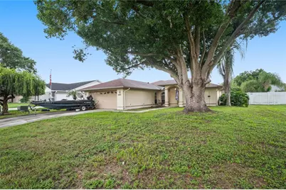 7512 Floral Circle E, Lakeland, FL 33810 - Photo 2