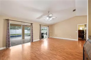 7512 Floral Cir E, Lakeland, FL 33810 - Photo 8