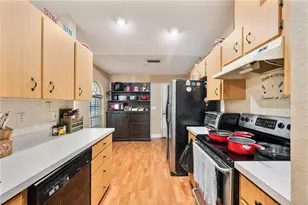 7512 Floral Cir E, Lakeland, FL 33810 - Photo 12