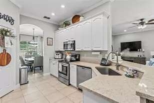 5307 Bloomfield Blvd, Lakeland, FL 33810 - Photo 8