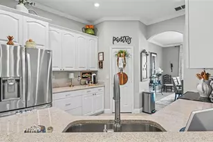 5307 Bloomfield Blvd, Lakeland, FL 33810 - Photo 10