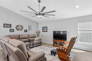 3304 Costello Cir, Winter Haven, FL 33884 - Photo 4