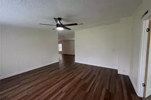 3736 Valley Farm Rd, Lakeland, FL 33810 - Photo 2