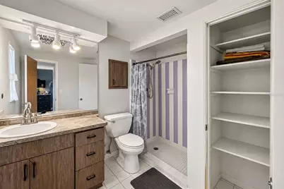 122 Algiers Drive, Venice, FL 34293 - Photo 8