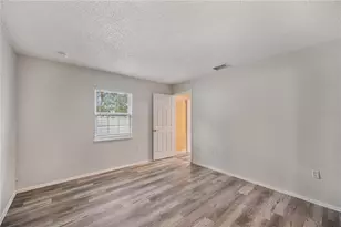 2262 Honeycomb Ln, Lakeland, FL 33801 - Photo 10