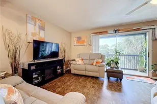 6305 Newtown Cir, Tampa, FL 33615 - Photo 8