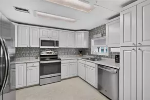818 Forest Lake Dr, Lakeland, FL 33809 - Photo 24