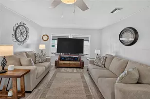 818 Forest Lake Dr, Lakeland, FL 33809 - Photo 10