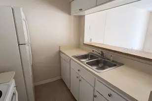 1781 Crystal Grove Dr, Lakeland, FL 33801 - Photo 4