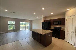 3827 Strafford Pl, Lakeland, FL 33810 - Photo 2