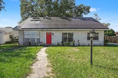 7145 Wrenwood Circle, Tampa, FL 33617 - Photo 2