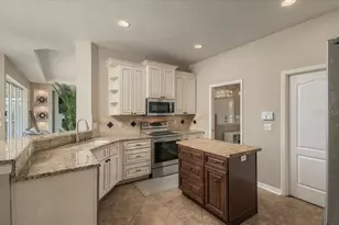 2929 Forest Hammock Dr, Plant City, FL 33566 - Photo 8