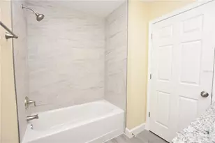 1111 Mercury Dr E, Lakeland, FL 33810 - Photo 16