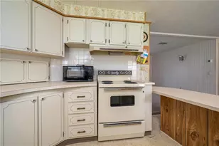 528 Skyline Dr W, Lakeland, FL 33801 - Photo 6