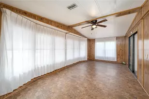 528 Skyline Dr W, Lakeland, FL 33801 - Photo 10