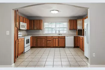 215 S Lake Howard Drive, Winter Haven, FL 33880 - Photo 8