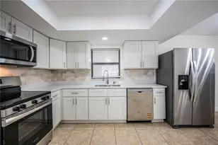 7039 Sheffield Dr, Lakeland, FL 33810 - Photo 6
