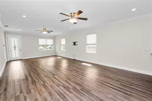 3725 57th Ave N, Saint Petersburg, FL 33714 - Photo 4