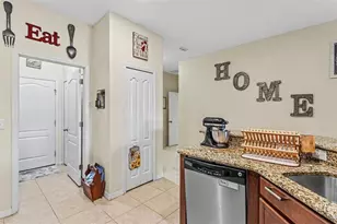 4275 Winding Vine Dr, Lakeland, FL 33812 - Photo 4