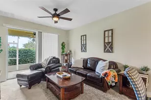 4275 Winding Vine Dr, Lakeland, FL 33812 - Photo 12