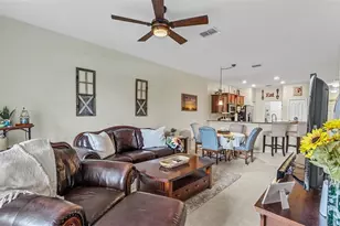 4275 Winding Vine Dr, Lakeland, FL 33812 - Photo 10