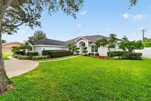 734 Highlands Pl Blvd, Lakeland, FL 33813 - Photo 2