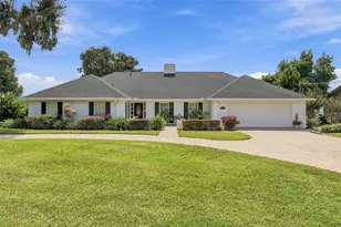 1921 Manor Cir SE, Winter Haven, FL 33880 - Photo 2