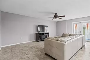 3636 Dovetail Ln N, Lakeland, FL 33812 - Photo 2