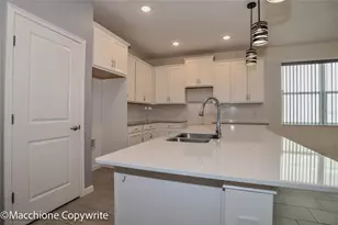 640 Fortuna Dr, Davenport, FL 33837 - Photo 2