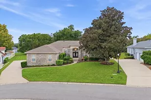 5599 Summerland Hills Dr, Lakeland, FL 33812 - Photo 1
