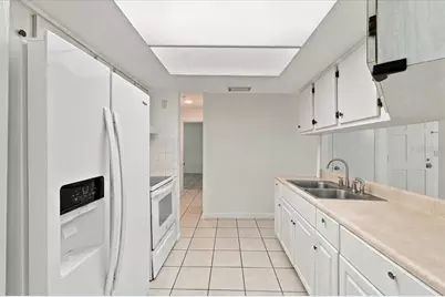422 Duchess Drive, Lakeland, FL 33803 - Photo 8