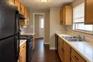 4121 Sharbeth Dr E, Jacksonville, FL 32210 - Photo 4