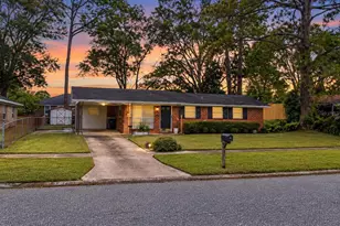 4121 Sharbeth Dr E, Jacksonville, FL 32210 - Photo 2