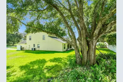 8805 Courtyard Lane, Groveland, FL 34736 - Photo 20