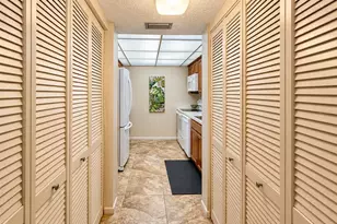 2132 Lakewood Club Dr S, Saint Petersburg, FL 33712 - Photo 14