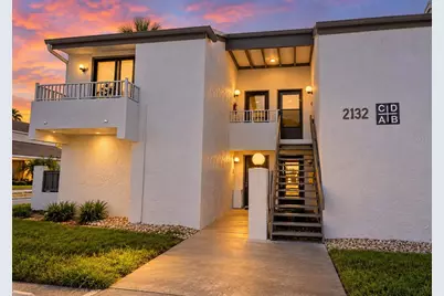 2132 Lakewood Club Drive S #8B, Saint Petersburg, FL 33712 - Photo 1