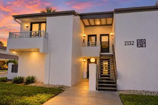 2132 Lakewood Club Dr S, Saint Petersburg, FL 33712 - Photo 1