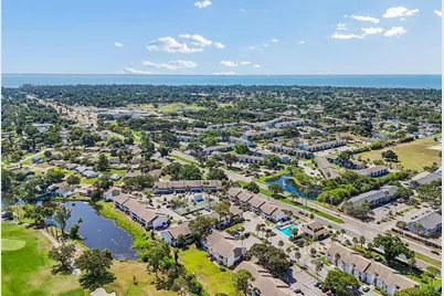 2132 Lakewood Club Drive S #8B, Saint Petersburg, FL 33712 - Photo 32