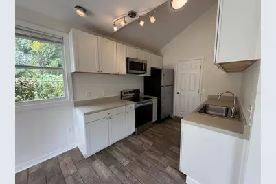 337 Avenue E SE #B, Winter Haven, FL 33880 - Photo 2