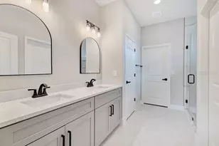 2203 W Lowry Ave, Plant City, FL 33563 - Photo 10