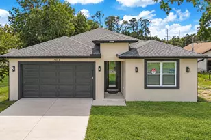 2203 W Lowry Ave, Plant City, FL 33563 - Photo 1