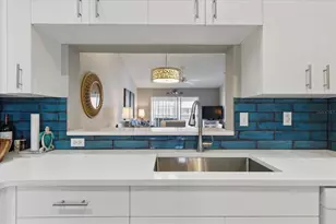 9320 Clubside Cir, Sarasota, FL 34238 - Photo 6