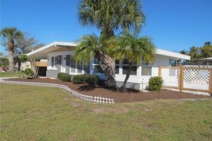 565 Shamrock Blvd - Photo 4