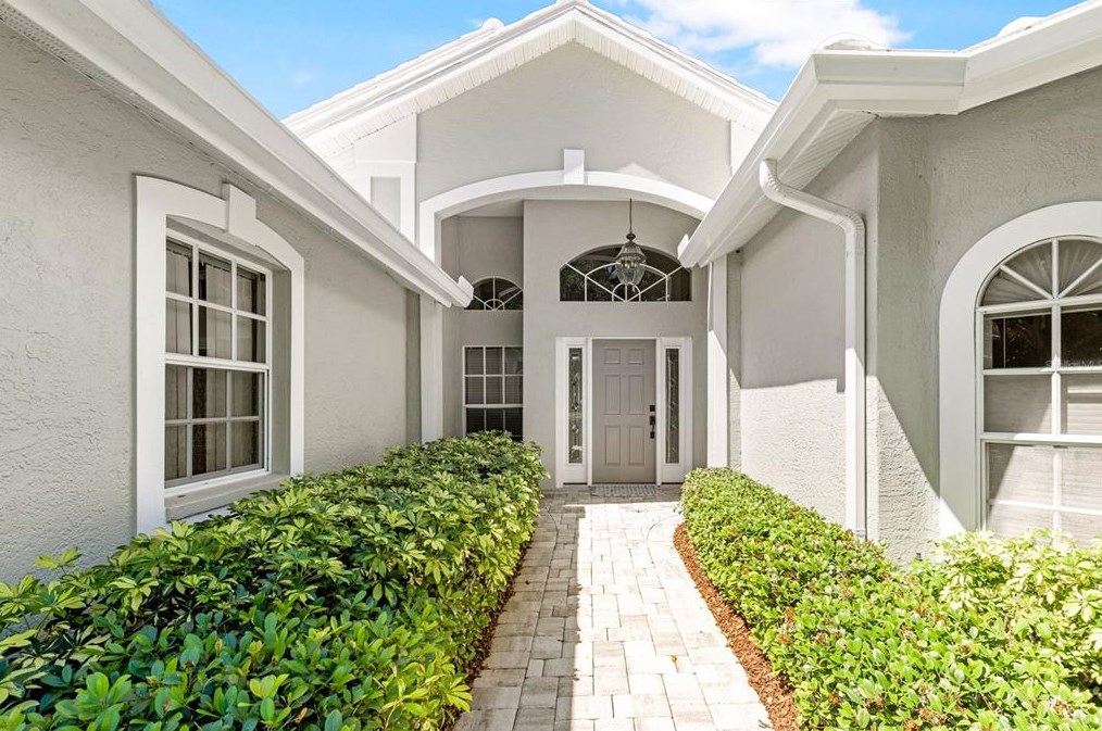 300 Bermuda Ct, Venice, FL 34293-4464