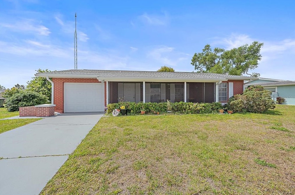 6025 Slade Rd, Venice, FL 34287-2235