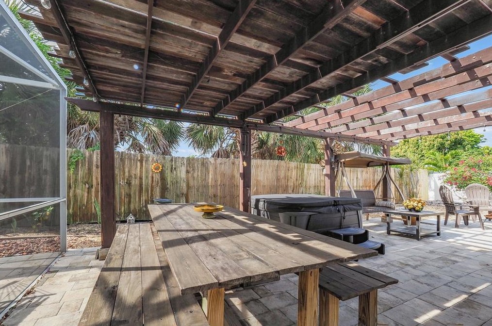 515 Bayside Way, Nokomis FL 34275-3457 exterior